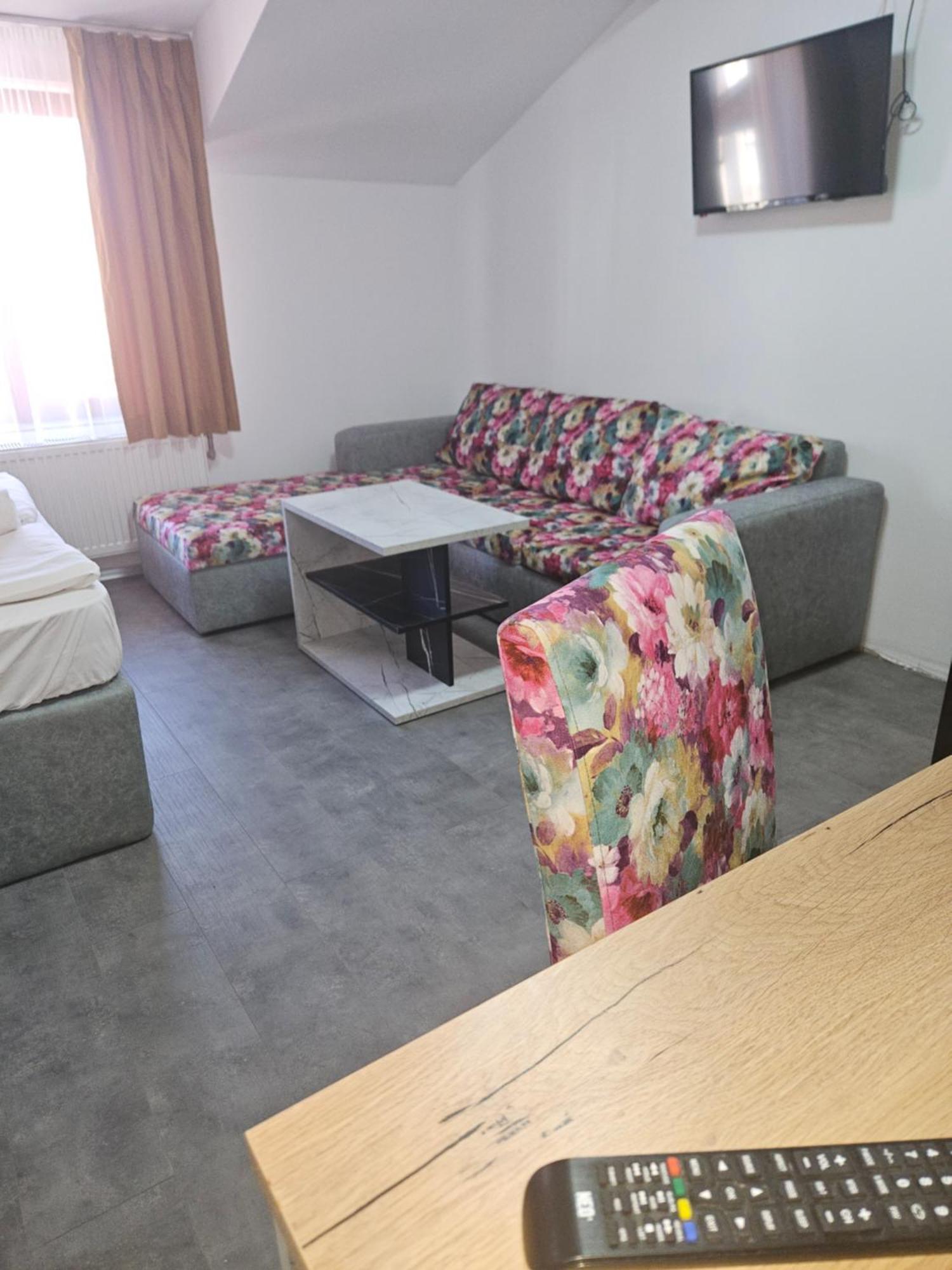Priyateli - Friends Hotel 2*