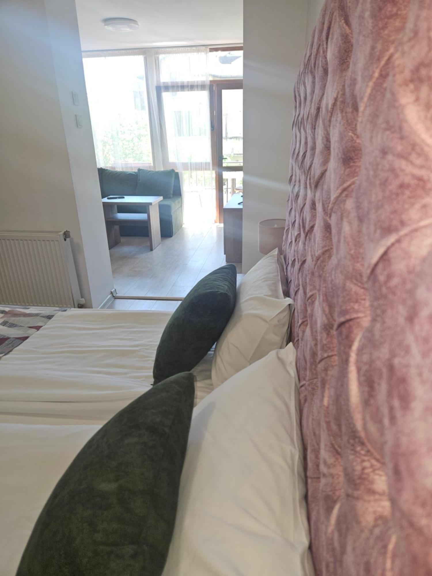 Hotel Priyateli - Friends