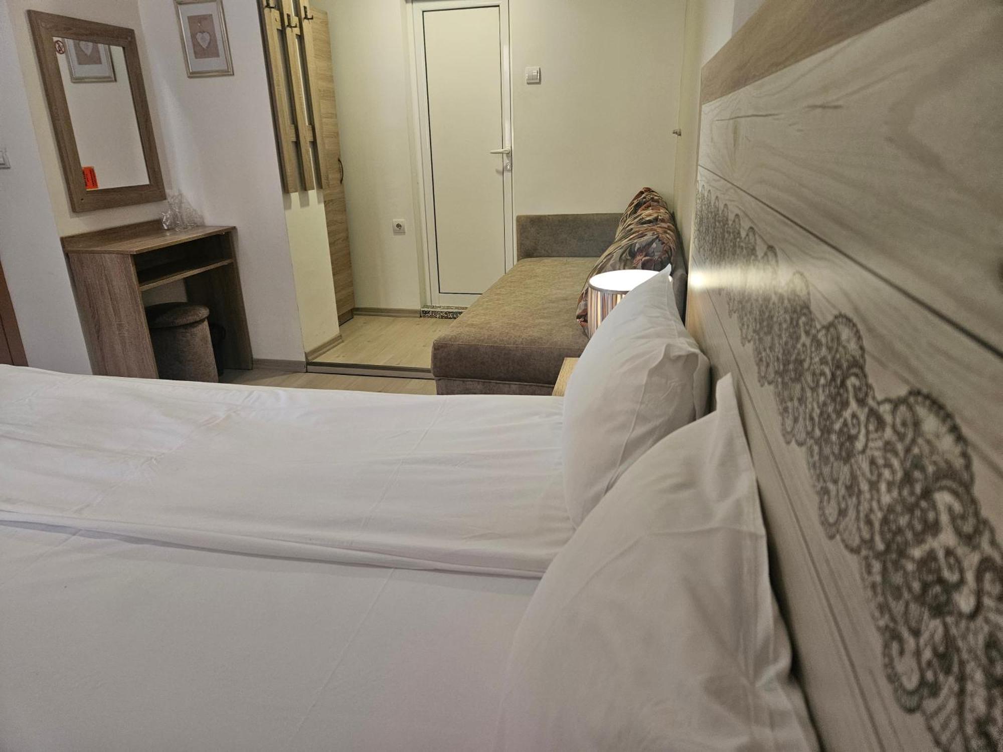 Priyateli - Friends Hotel